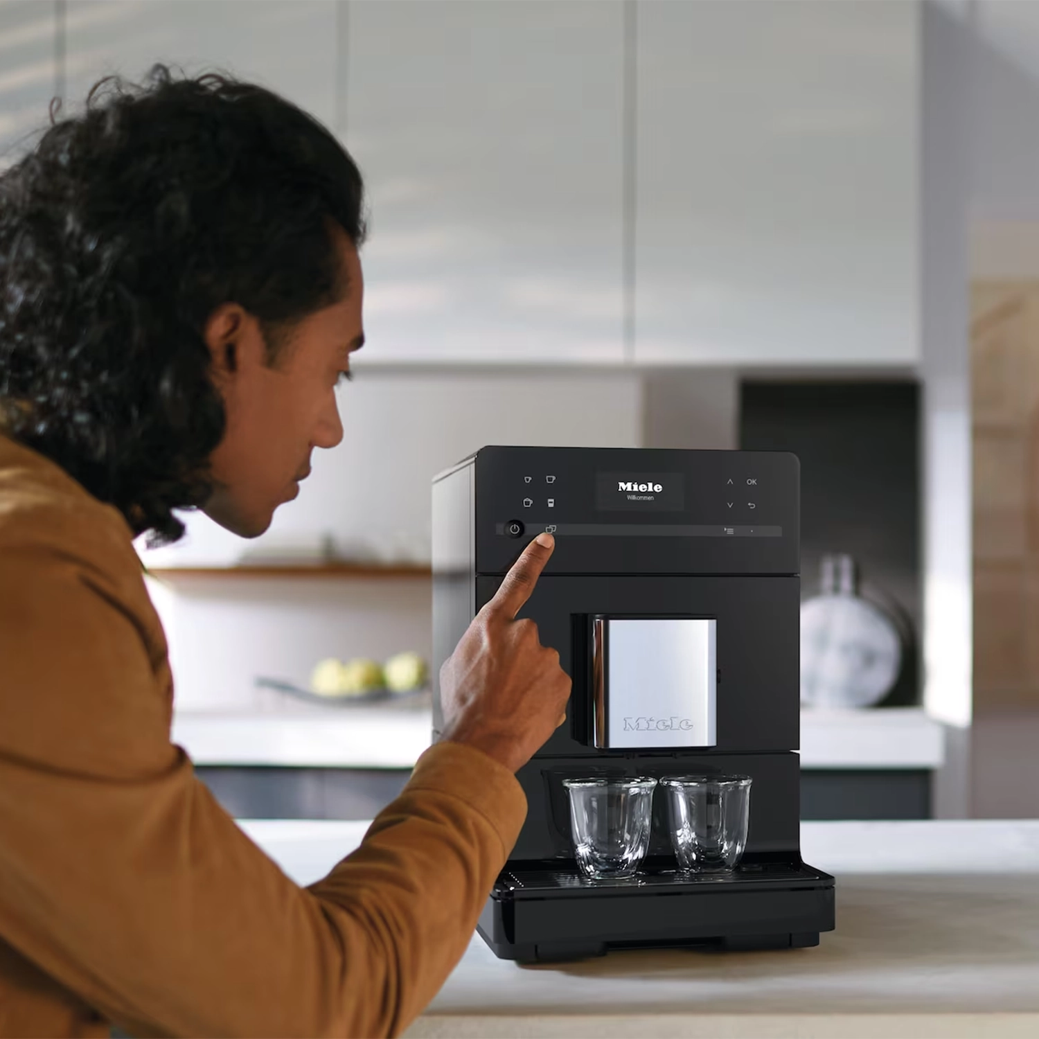 Miele CM 5310 Tam Otomatik Solo Kahve Makinesi - Siyah
