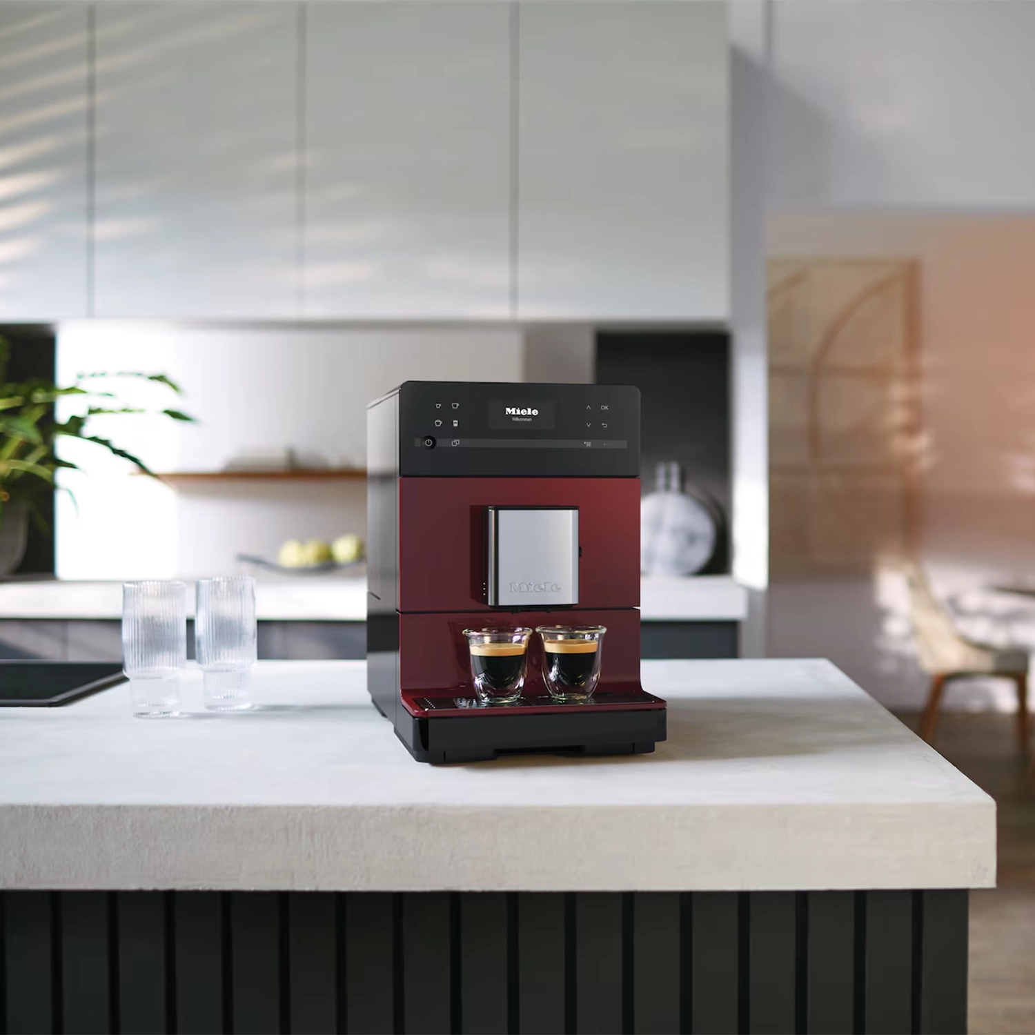 Miele CM 5310 Tam Otomatik Solo Kahve Makinesi - Kırmızı