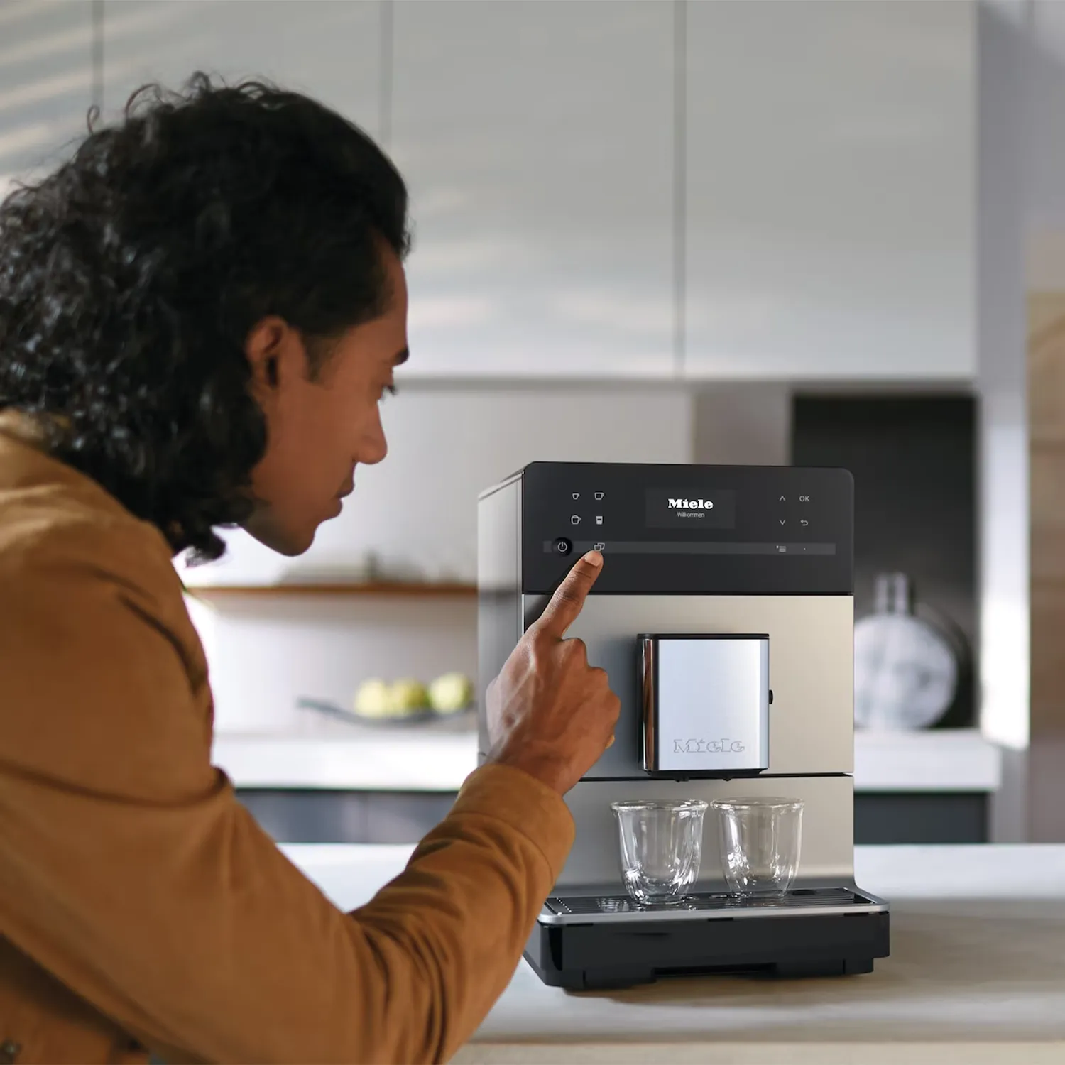Miele CM 5510 Tam Otomatik Solo Kahve Makinesi (Outlet)