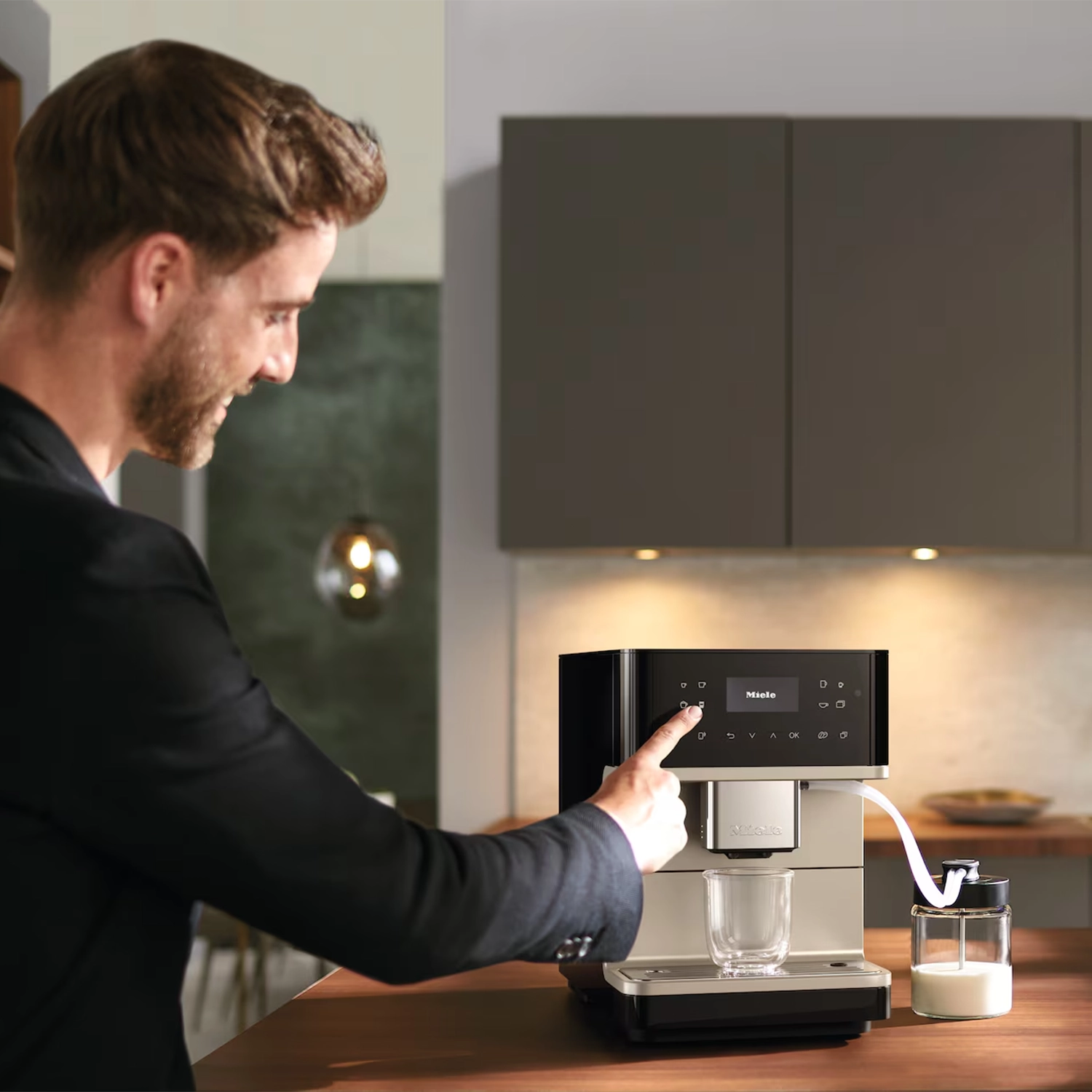 Miele CM 6360 Tam Otomatik Solo Kahve Makinesi - Siyah